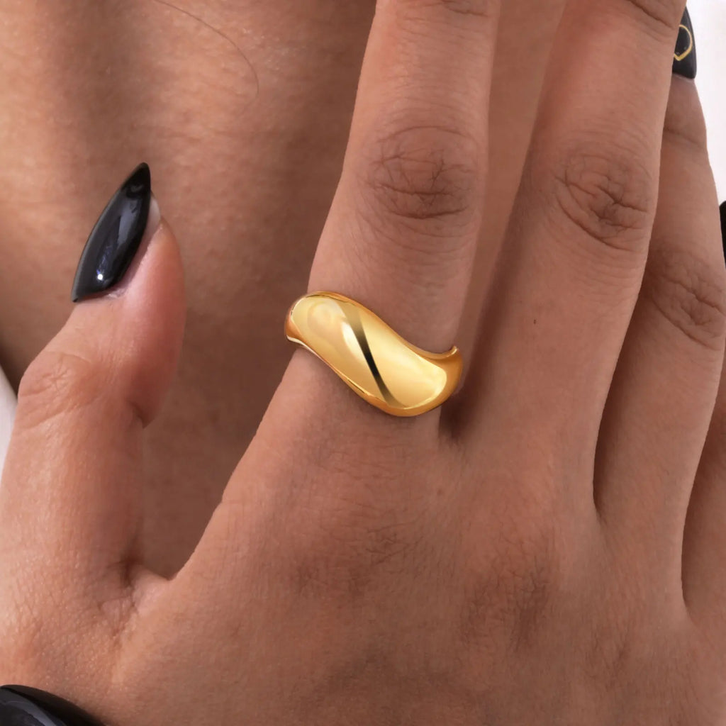 Vnox Women's Statement Ring, Chunky Gold Plated Waved Stainless Steel Finger Band, 2025 New Dainty Stackable Ring Jewelry