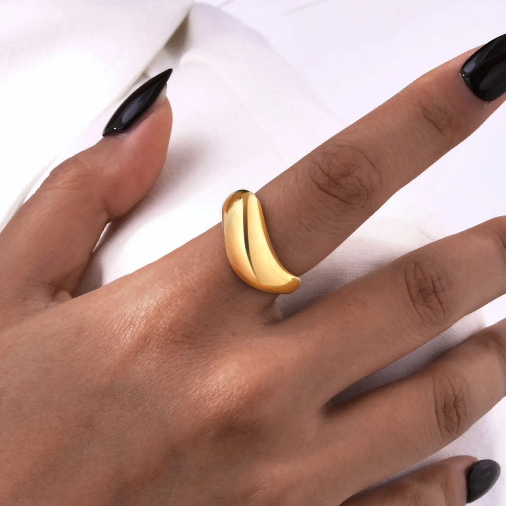 Vnox Women's Statement Ring, Chunky Gold Plated Waved Stainless Steel Finger Band, 2025 New Dainty Stackable Ring Jewelry